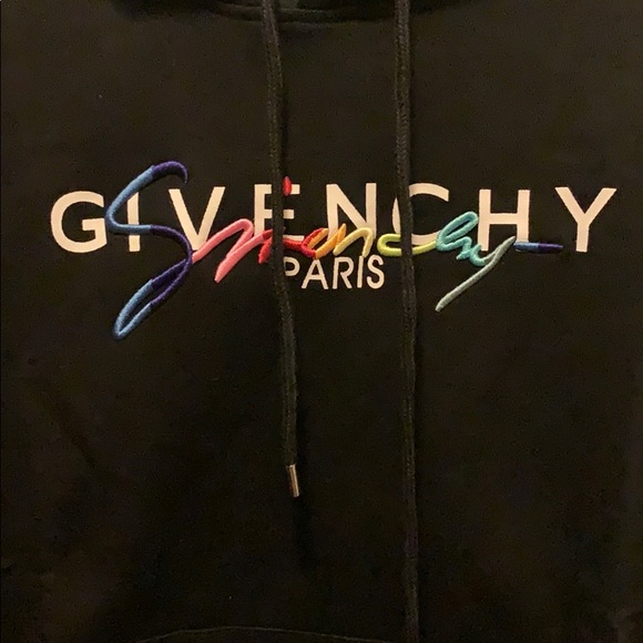 Givenchy - Picture 2 of 3